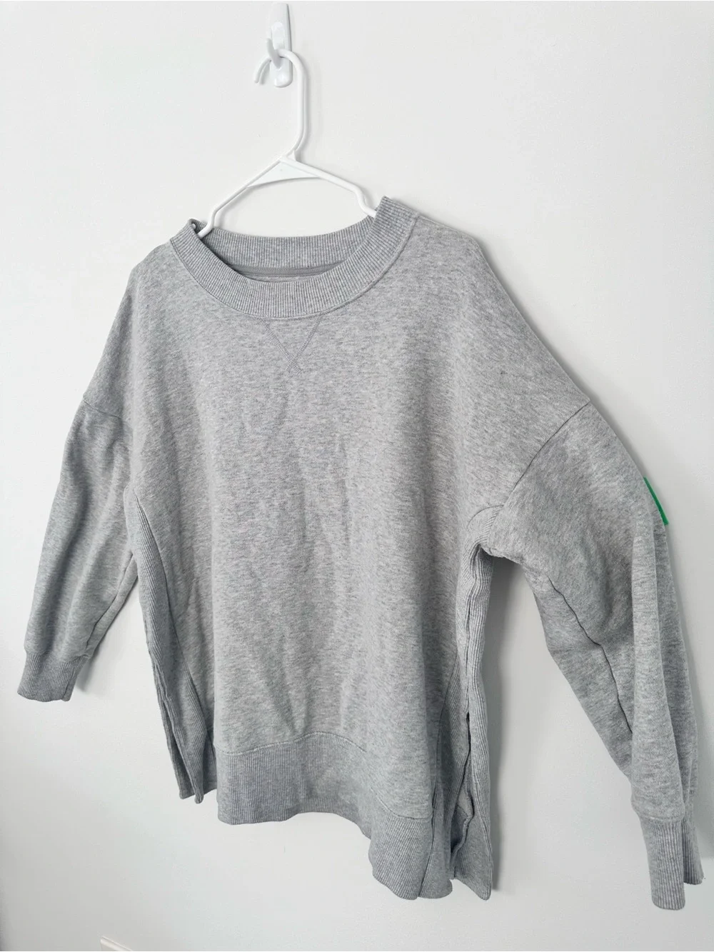 Aeire Gray Crewneck Sweater Relaxed Fit Lightweight Knit Pullover Side Slits Med - Picture 4 of 16